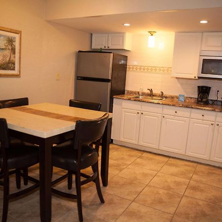 Days Inn By Wyndham Cocoa Cruiseport West At I-95/524 Bagian luar foto