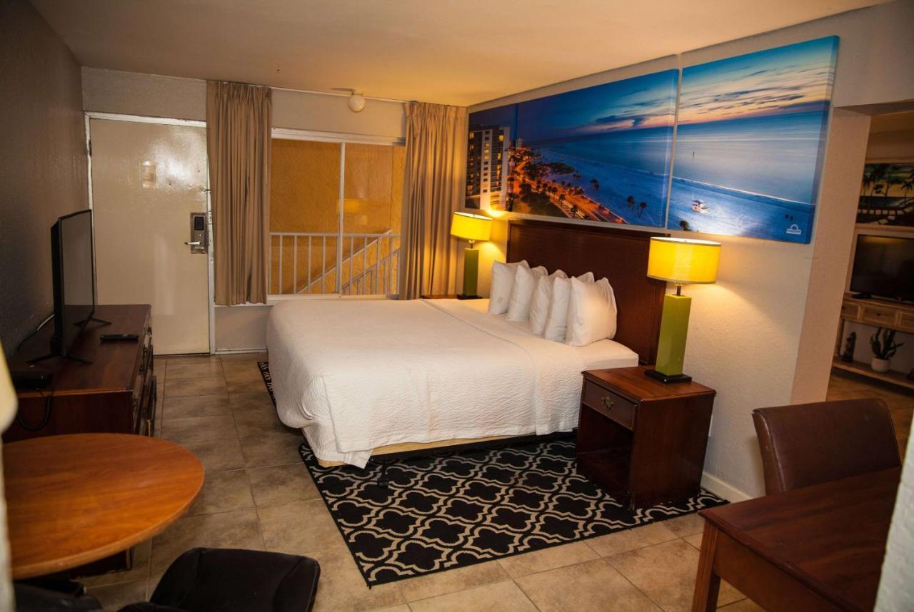 Days Inn By Wyndham Cocoa Cruiseport West At I-95/524 Bagian luar foto