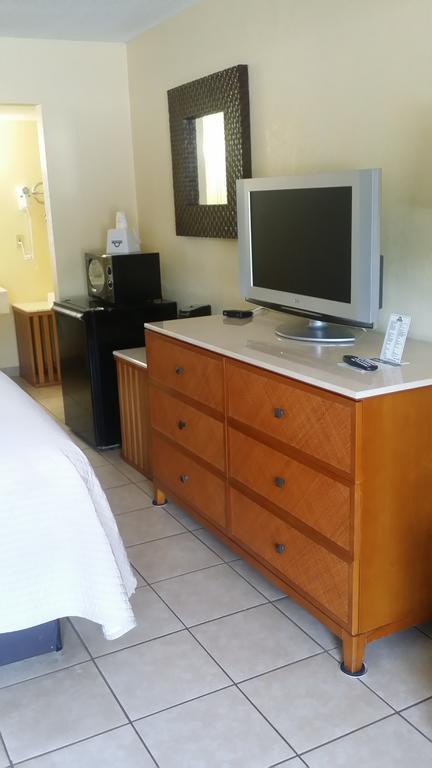 Days Inn By Wyndham Cocoa Cruiseport West At I-95/524 Bagian luar foto