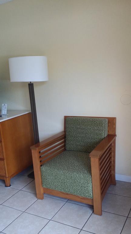 Days Inn By Wyndham Cocoa Cruiseport West At I-95/524 Bagian luar foto