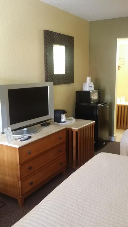 Days Inn By Wyndham Cocoa Cruiseport West At I-95/524 Bagian luar foto
