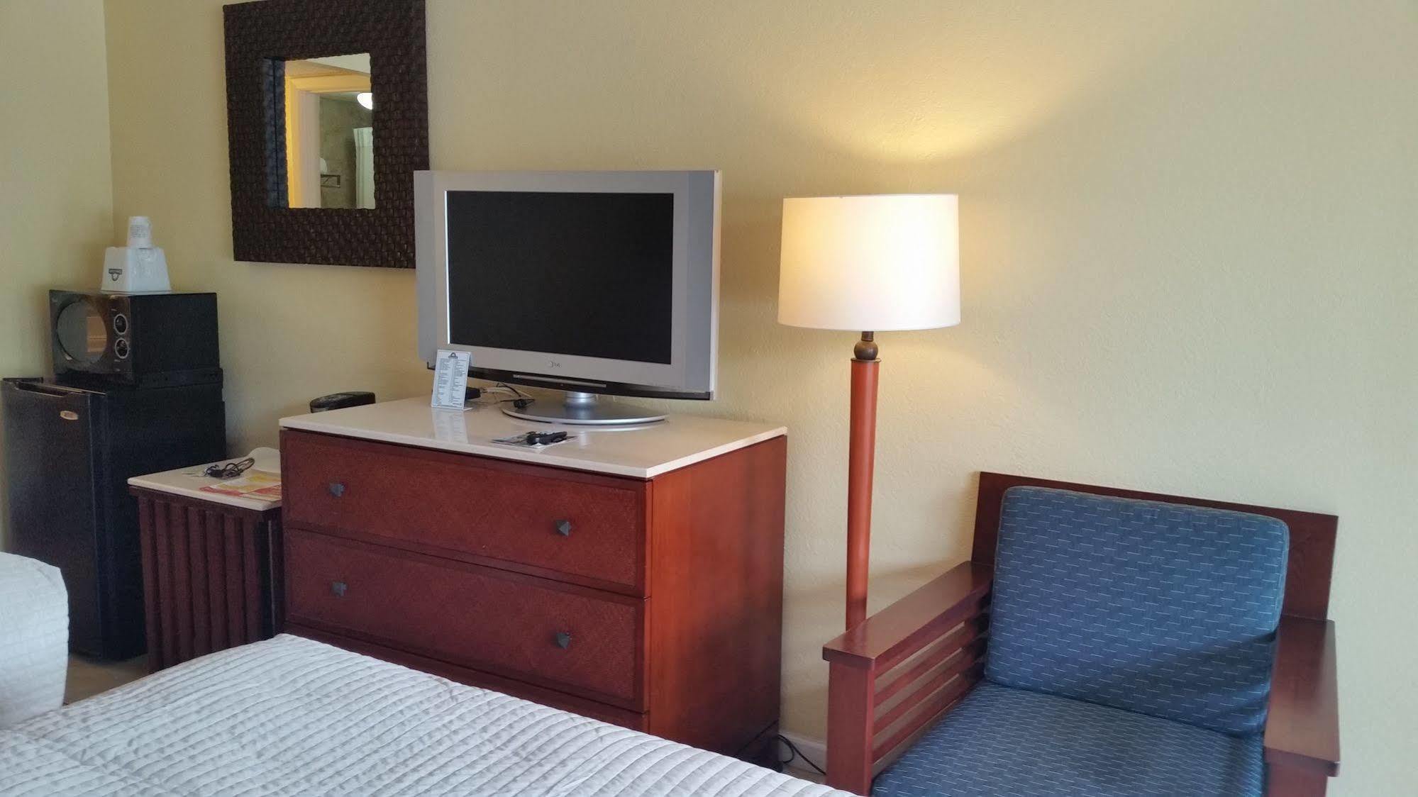 Days Inn By Wyndham Cocoa Cruiseport West At I-95/524 Bagian luar foto